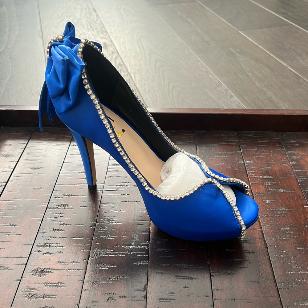 👗BRAND NEW ROYAL BLUE WEDDING HEELS👗
